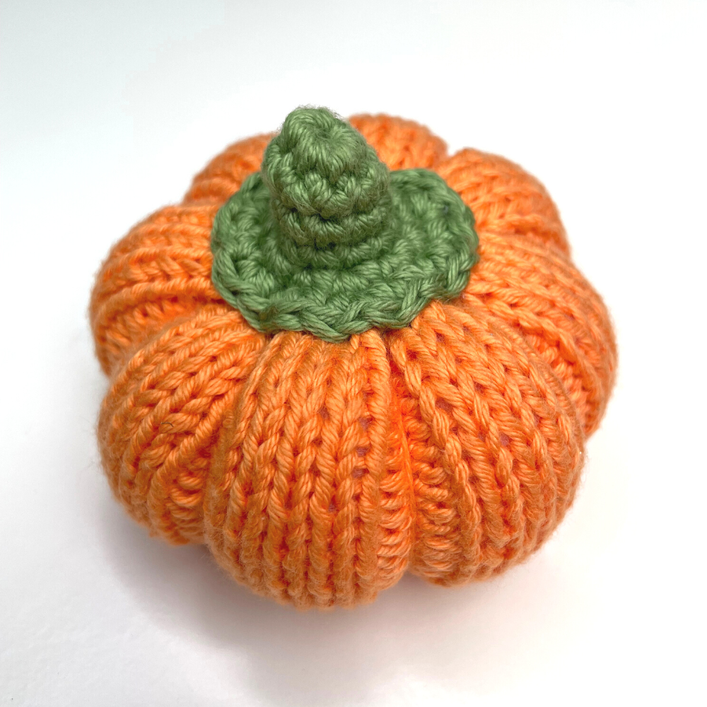 Knitted pumpkin