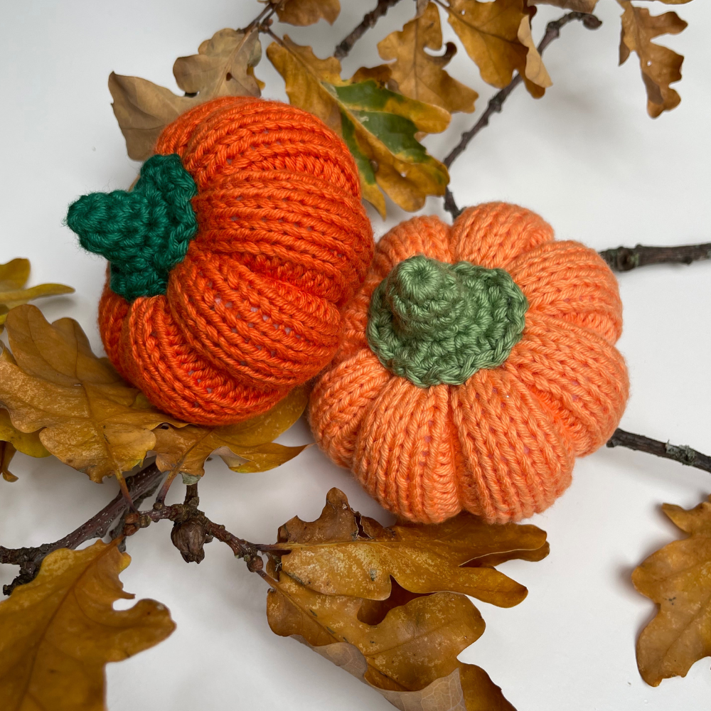 Knitted pumpkin